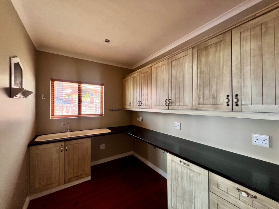 4 Bedroom Property for Sale in Herolds Bay Western Cape